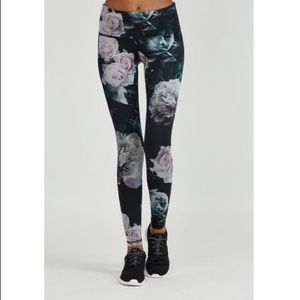 NEVER WORN Noli active floral leggings